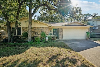 5701 Kingstree Ct, Arlington, TX 76017