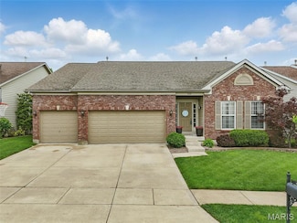 515 Country Chase Dr, Lake Saint Louis, MO 63367