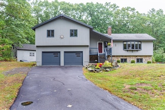 54 Blueberry Cir, Pelham, NH 03076