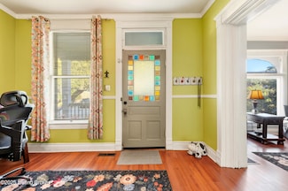 2210 Grinstead Dr, Louisville, KY 40204