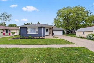 905 F Ave, Grundy Center, IA 50638