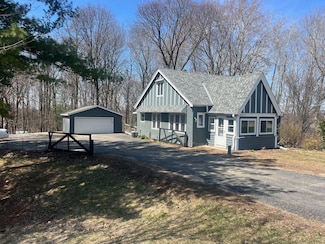 W330N4503 Lakeland Dr, Nashotah, WI 53058