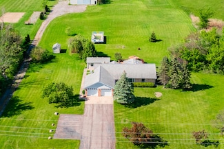 2595 Will Carleton Rd, Flat Rock, MI 48134