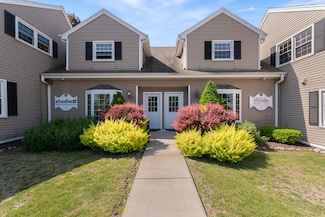 w156n11377 Pilgrim Rd, Germantown, WI 53022