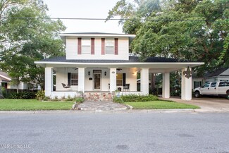 1008 Buena Vista St, Pascagoula, MS 39567