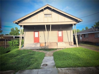 2317 Plaza Dr, Chalmette, LA 70043
