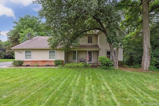 7740 Athlone Dr, Brighton, MI 48116