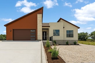 106 Solomon Adams, Blanco, TX 78606