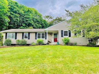 2 West Rd, East Setauket, NY 11733