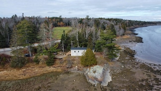 1099 U S Route 1, Marion, ME 04628