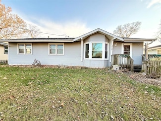 2908 Giles St, West Des Moines, IA 50265