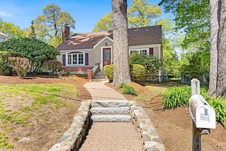 1 Great Pines Ave, Burlington, MA 01803