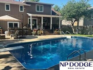 21270 Harney St, Elkhorn, NE 68022