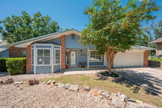 204 Palo Verde Dr, Kerrville, TX 78028