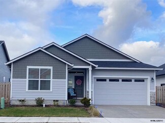 1062 Chestnut St, Independence, OR 97351