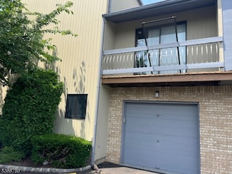 21 Talbot St, Somerset, NJ 08873