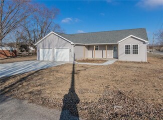 284 E Silver St, Knightstown, IN 46148
