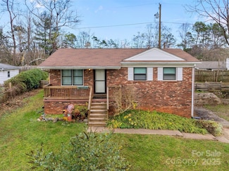 4 Nina St, Asheville, NC 28804