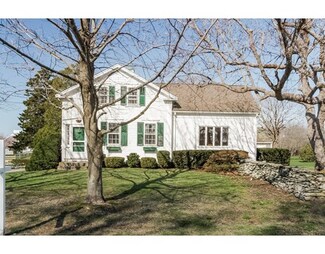 429 W Main Rd, Little Compton, RI 02837