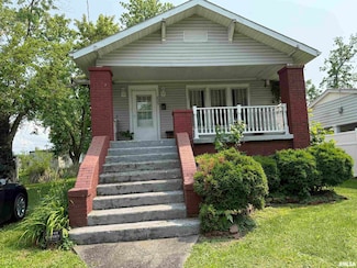 825 W Sloan St, Harrisburg, IL 62946