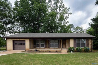 1725 Laverne Dr NW, Huntsville, AL 35816