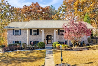1626 Lake Marina Dr, Hixson, TN 37343