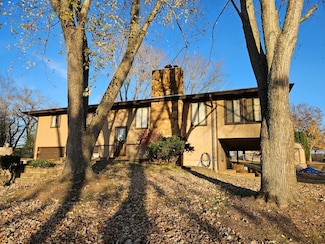 266 Hunt Club Cir, Galena, MO 65656