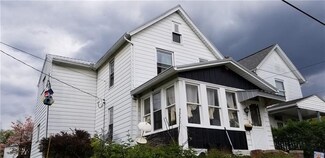 609 Overhead Bridge Rd, Youngwood, PA 15697