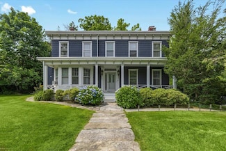 644 Fort Hill Rd, Scarsdale, NY 10583