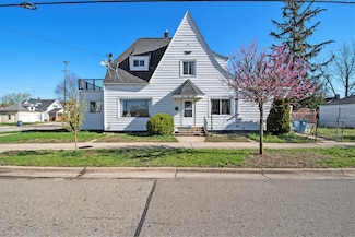957 Myrtle St NW, Grand Rapids, MI 49504