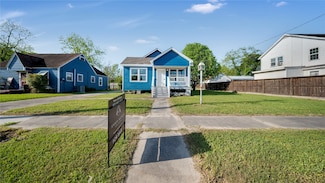 207 E Gulf St, Baytown, TX 77520