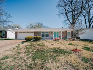 747 Carriage Ln, Hazelwood, MO 63042