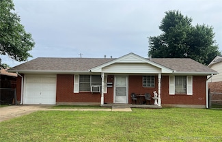 975 SW 4th Place, Moore, OK 73160