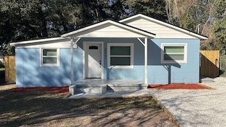 217 W Chelsea St, Deland, FL 32720
