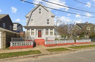 179 Pawtuxet Ave, Cranston, RI 02905