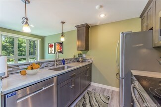 15291 NE 82nd St Unit 302, Redmond, WA 98052