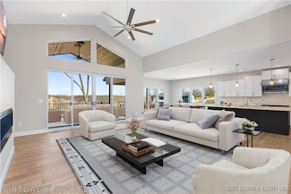 5499 Deephaven Ln, Osage Beach, MO 65065