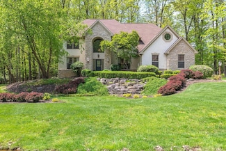 8884 Filiz Ln, Powell, OH 43065