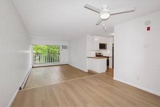 1601 N Innsbruck Dr Unit 313, Fridley, MN 55432