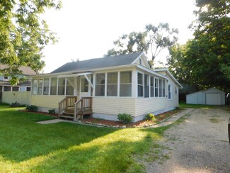 206 King St, Dowagiac, MI 49047
