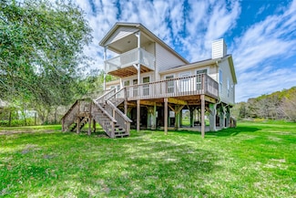 2101 7th St, High Island, TX 77623