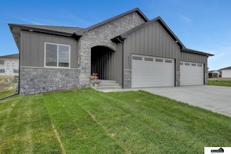 9527 Breashears St, Lincoln, NE 68516