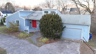 27 Westmoreland St, Narragansett, RI 02882