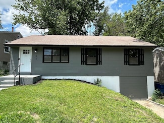 33 Anistasia Dr, Saint Louis, MO 63135