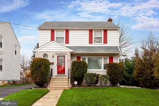 221 E Clinton Ave, Oaklyn, NJ 08107