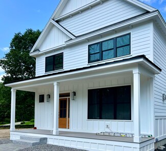 1 Forest Hill Ln, Kennebunk, ME 04043