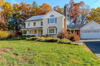7 Ruth Dr, Wilbraham, MA 01095