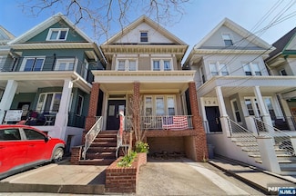 136 Shippen St, Weehawken, NJ 07086
