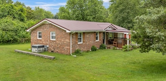 2019 Laura Dr, Clarksville, TN 37042