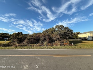 318 Grandview Dr, Sneads Ferry, NC 28460